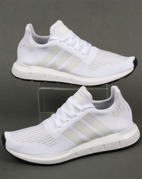 adidas white sneakers men.